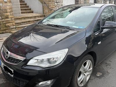 Gebraucht Opel Astra Selection 116 PS (85 kW) 2010 Schwarz Limousine