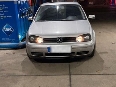 Silber Gebraucht 2002 VW Golf IV | 3.300 € (Teuer)