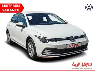 Gebraucht VW Golf VIII Life 131 PS (96 kW) 2022 Weiß Limousine