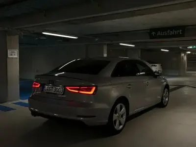 Gebraucht Audi A3 Attraction 150 PS (110 kW) 2015 Grau Limousine