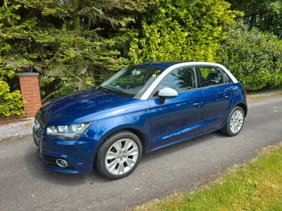 Gebraucht Audi A1 Sportback Sport 90 PS (66 kW) 2015 Blau Kleinwagen