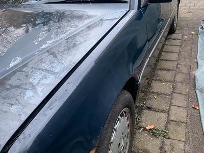 Gebraucht Mercedes E300 109 PS (80 kW) 1991 Blau Kombi