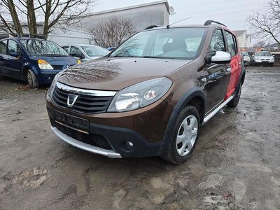 Braun Gebraucht 2012 Dacia Sandero Stepway SUV | 2.999 € (Guter Preis)