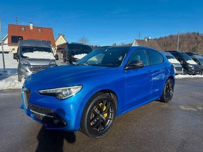 Blau Gebraucht 2022 Alfa Romeo Stelvio Veloce SUV | 32.780 € (Teuer)