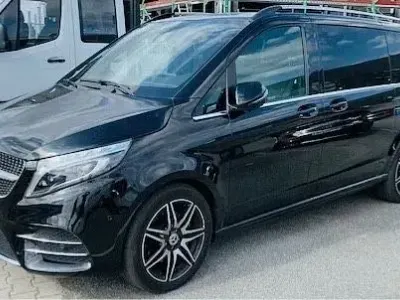 Gebraucht Mercedes V300 Avantgarde Edition 237 PS (174 kW) 2022 Schwarz Van / Kleinbus
