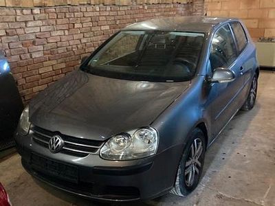 Gebraucht VW Golf IV 75 PS (55 kW) 2005 Grau Limousine
