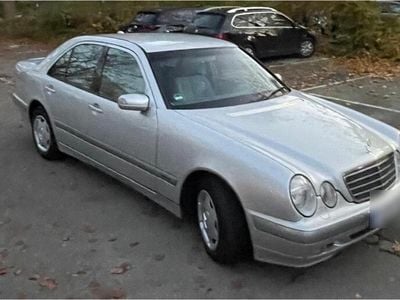 Mercedes E240