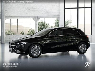 Gebraucht Mercedes A200 Advanced 163 PS (119 kW) 2024 Schwarz Limousine
