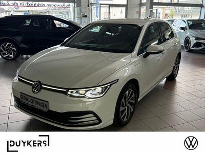 Oryxweiß perlmutt effekt Gebraucht 2021 VW Golf Style Limousine | 24.899 € (Fairer Preis)