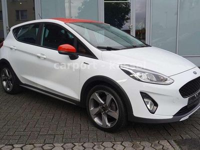 Gebraucht Ford Fiesta Active 86 PS (63 kW) 2018 Frozen white / red Kleinwagen