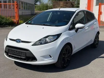 Gebraucht Ford Fiesta Trend 82 PS (60 kW) 2009 Weiß Limousine