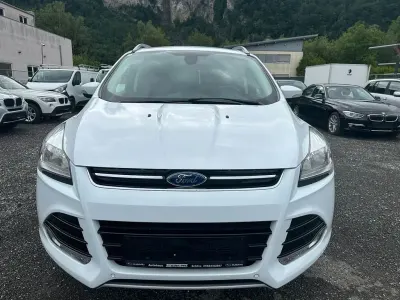 Gebraucht Ford Kuga Titanium 150 PS (110 kW) 2015 Weiß SUV
