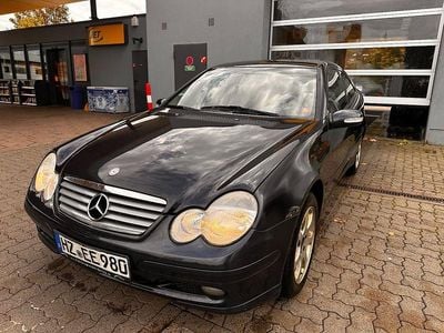 Gebraucht Mercedes 220 150 PS (110 kW) 2001 Schwarz Coupé