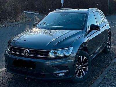 Grau Gebraucht 2019 VW Tiguan SUV | 23.000 € (Guter Preis)