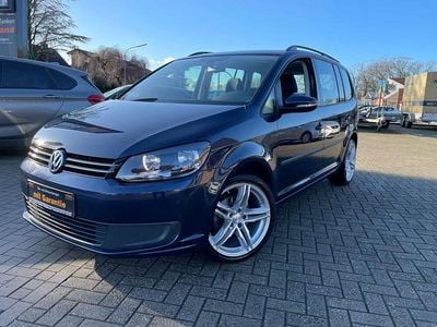 Gebraucht VW Touran Trendline 105 PS (77 kW) 2014 Blau Van / Kleinbus