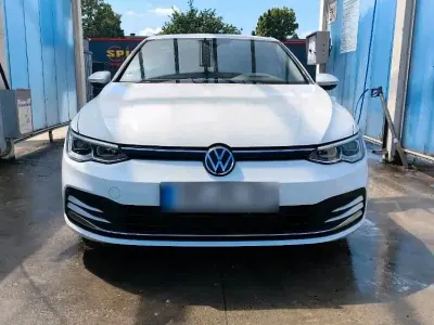 Gebraucht VW Golf VIII Active 150 PS (110 kW) 2023 Weiß Limousine