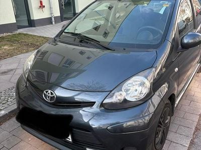 Second-hand Toyota Aygo 69 CP (50 kW) 2013 Gri Hatchback