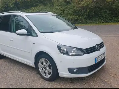 Gebraucht VW Touran Cup 140 PS (102 kW) 2014 Weiß Van / Kleinbus