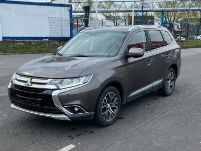 Gebraucht Mitsubishi Outlander Diamant Edition 150 PS (110 kW) 2017 Braun SUV
