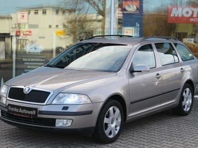 Gelb metallic Gebraucht 2008 Skoda Octavia Elegance Kombi | 4.950 € (Etwas zu teuer)