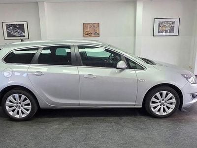 Gebraucht Opel Astra Exklusiv 140 PS (102 kW) 2015 Silber Kombi