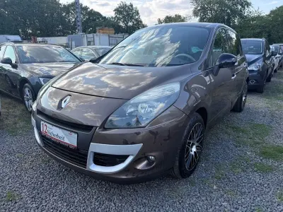 Gebraucht Renault Scénic III Luxe 131 PS (96 kW) 2011 Braun Van / Kleinbus