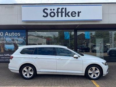 Weiß Gebraucht 2023 VW Passat Elegance Kombi | 29.950 € (Teuer)