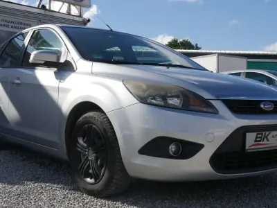 Gebraucht Ford Focus 116 PS (85 kW) 2009 Polarsilber metallic Kleinwagen