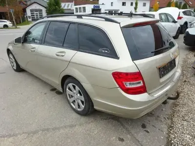 Usata Mercedes C180 156 CV (114 kW) 2011 Beige Station wagon
