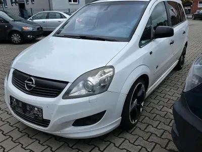 Gebraucht Opel Zafira 150 PS (110 kW) 2010 Weiß Van / Kleinbus