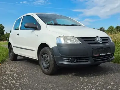 Gebraucht VW Fox 54 PS (39 kW) 2006 Weiß Kleinwagen