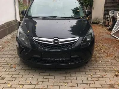 Gebraucht Opel Zafira 140 PS (102 kW) 2012 Schwarz Van / Kleinbus