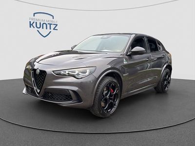 Colore esterno grigio vesuvio, Neu 2025 Alfa Romeo Stelvio Quadrifoglio SUV | 98.900 €