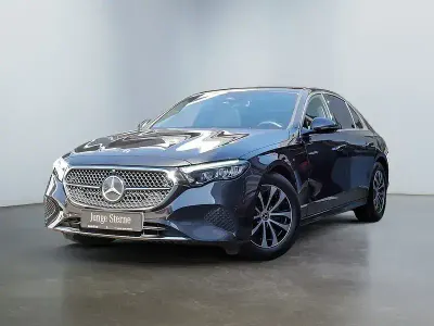 Używany Mercedes E220 Avantgarde 197 KM (144 kW) 2024 Szary Sedan/Limuzyna