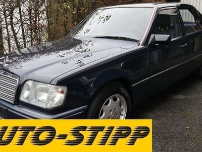 Gebraucht Mercedes E220 Classic 150 PS (110 kW) 1993 Dunkelblau Limousine