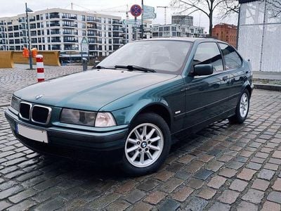 Grün Gebraucht 1998 BMW 316 Limousine | 4.390 € (Teuer)