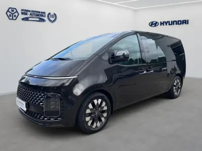 Gebraucht Hyundai Staria Signature 177 PS (130 kW) 2022 Braun Van / Kleinbus