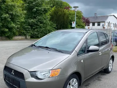 Gebraucht Mitsubishi Colt Intense 95 PS (69 kW) 2009 Braun Kleinwagen
