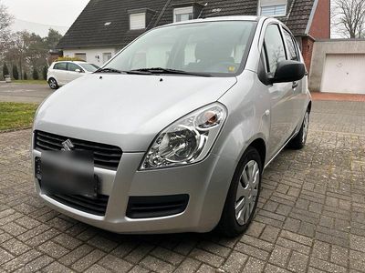 Silber Gebraucht 2011 Suzuki Splash Kleinwagen | 2.650 €