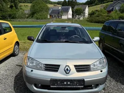 Gebraucht Renault Mégane Privilege 113 PS (83 kW) 2004 Grau Limousine
