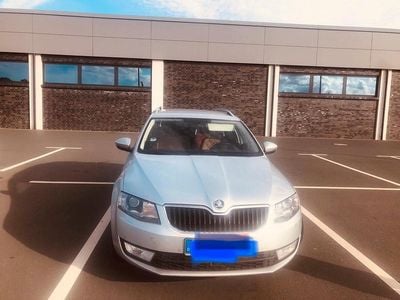 Grau Gebraucht 2016 Skoda Octavia Kombi | 7.800 € (Fairer Preis)