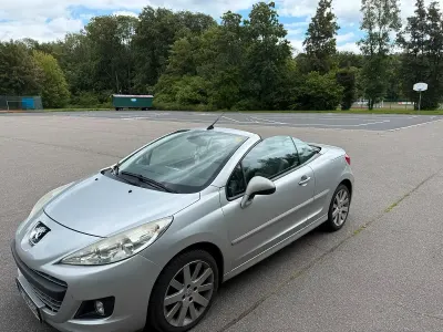 Gebraucht Peugeot 207 CC 120 PS (88 kW) 2011 Silber Cabrio