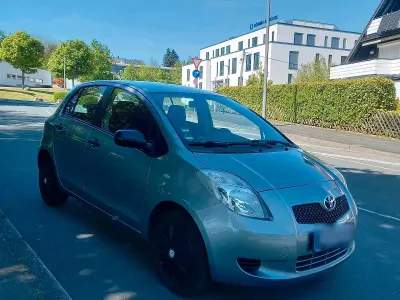 Usata Toyota Yaris 69 CV (50 kW) 2009 Grigio Utilitaria