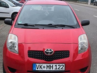 Rot Gebraucht 2008 Toyota Yaris Kombi | 2.600 €