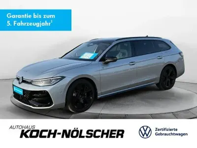 Gebraucht VW Passat R-line 194 PS (142 kW) 2025 Oyster silver metallic Kombi