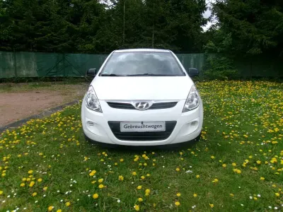Gebraucht Hyundai i20 Comfort 77 PS (56 kW) 2010 Weiß Kleinwagen