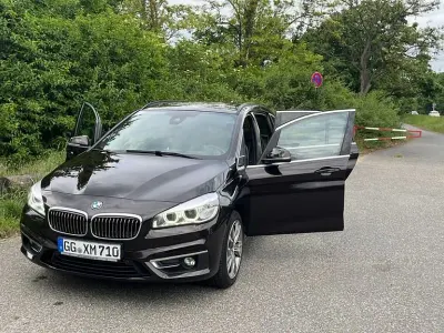 Gebraucht BMW 220 Gran Tourer Luxury Line 195 PS (143 kW) 2017 Braun Van / Kleinbus