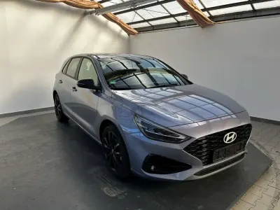 Gebraucht Hyundai i30 Advantage 101 PS (74 kW) 2025 Meta blue / mic Limousine