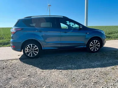 Używany Ford Kuga ST-Line 150 KM (110 kW) 2018 Niebieski SUV