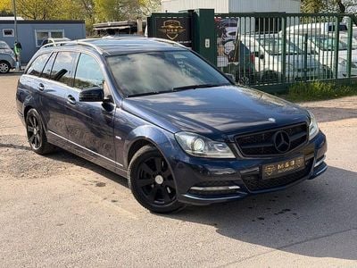 Usata Mercedes C200 184 CV (135 kW) 2011 Blu Berlina